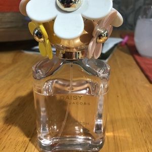 Marc Jacobs Daisy